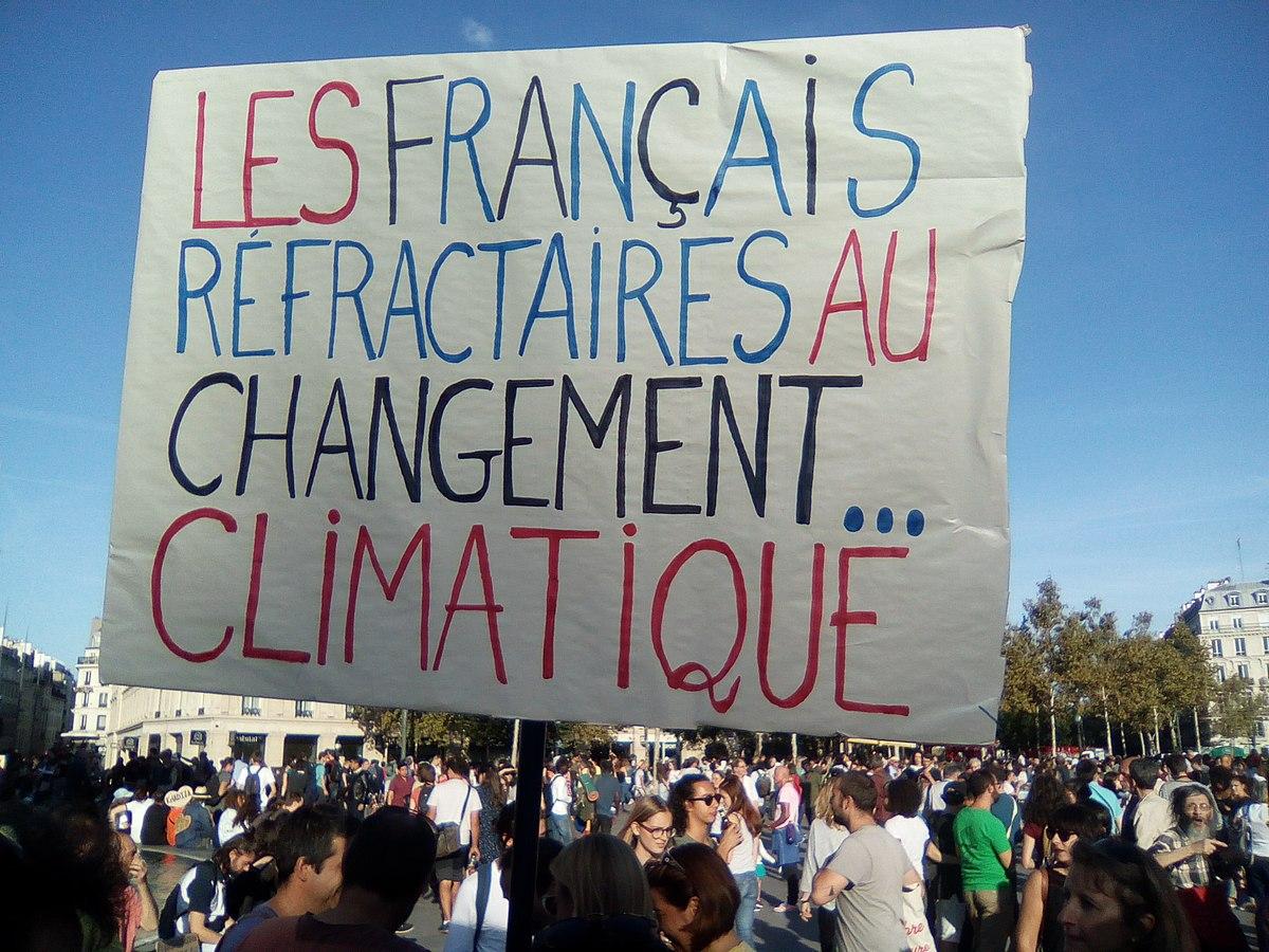 Les Français placent l’environnement parmi leurs premières préoccupations, mais doutent encore de l’origine humaine de la crise climatique