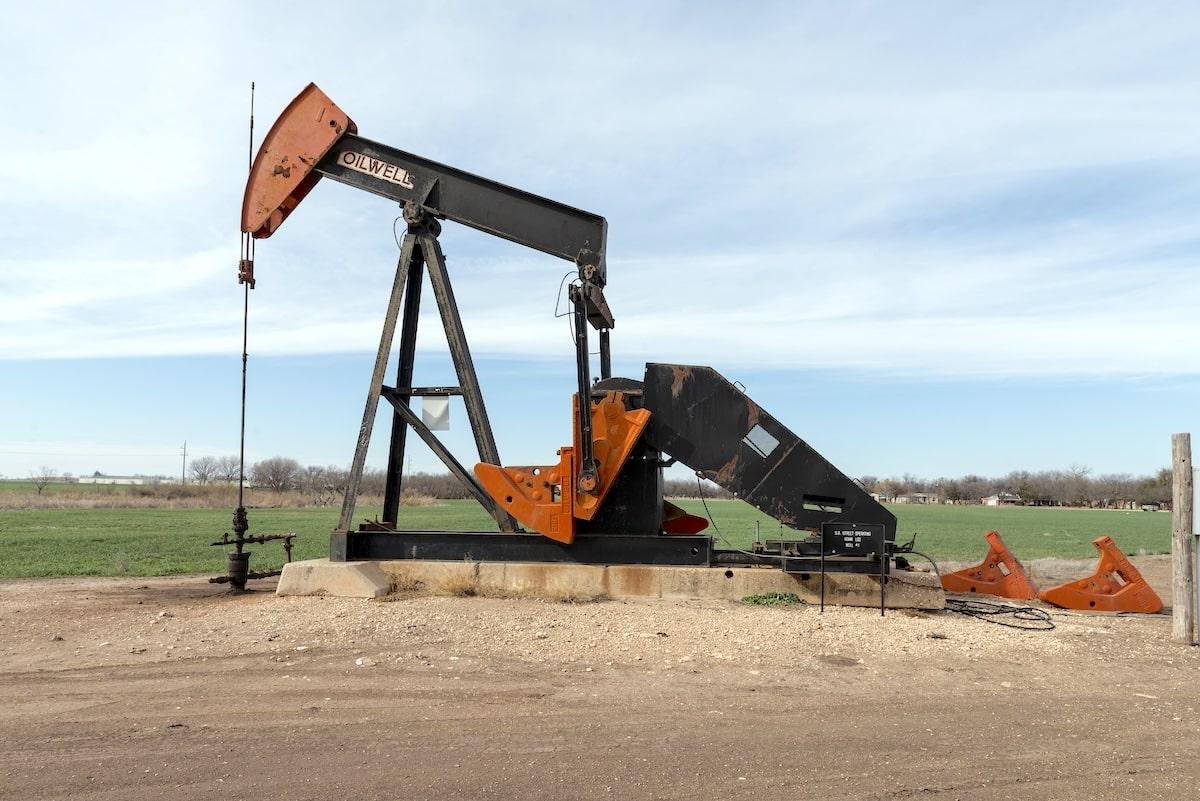 «Drill baby drill» : comment l’intelligence artificielle de Microsoft aide les géants du pétrole à forer toujours plus