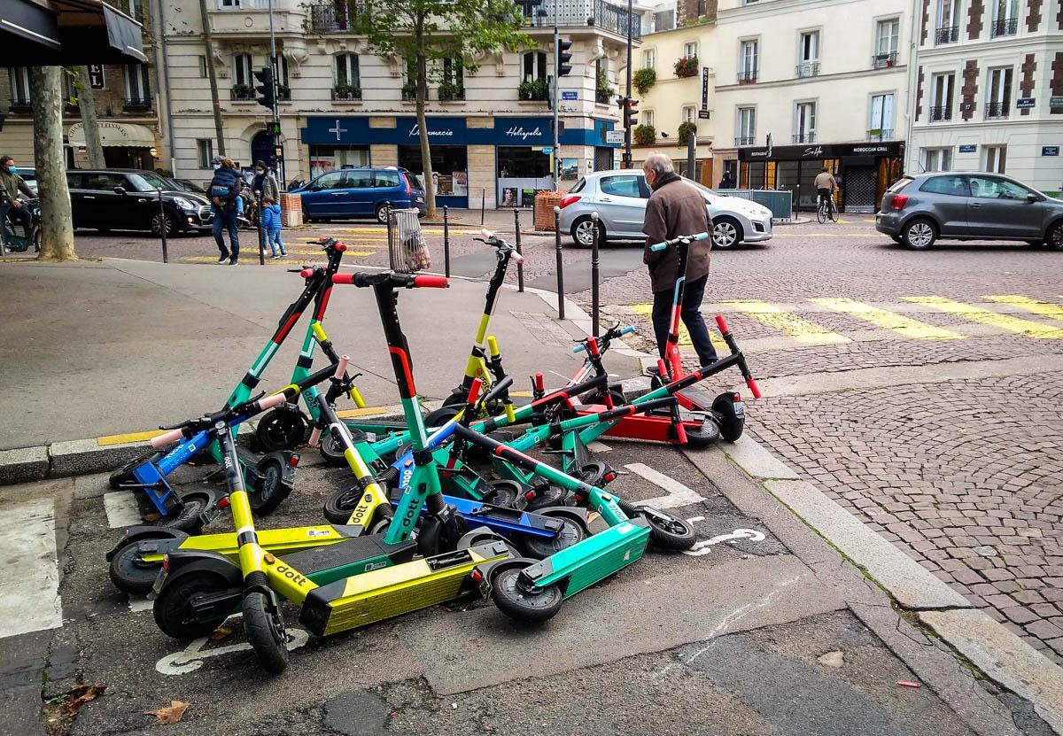 Faut-il interdire les trottinettes électriques en libre-service, à Paris comme ailleurs ?