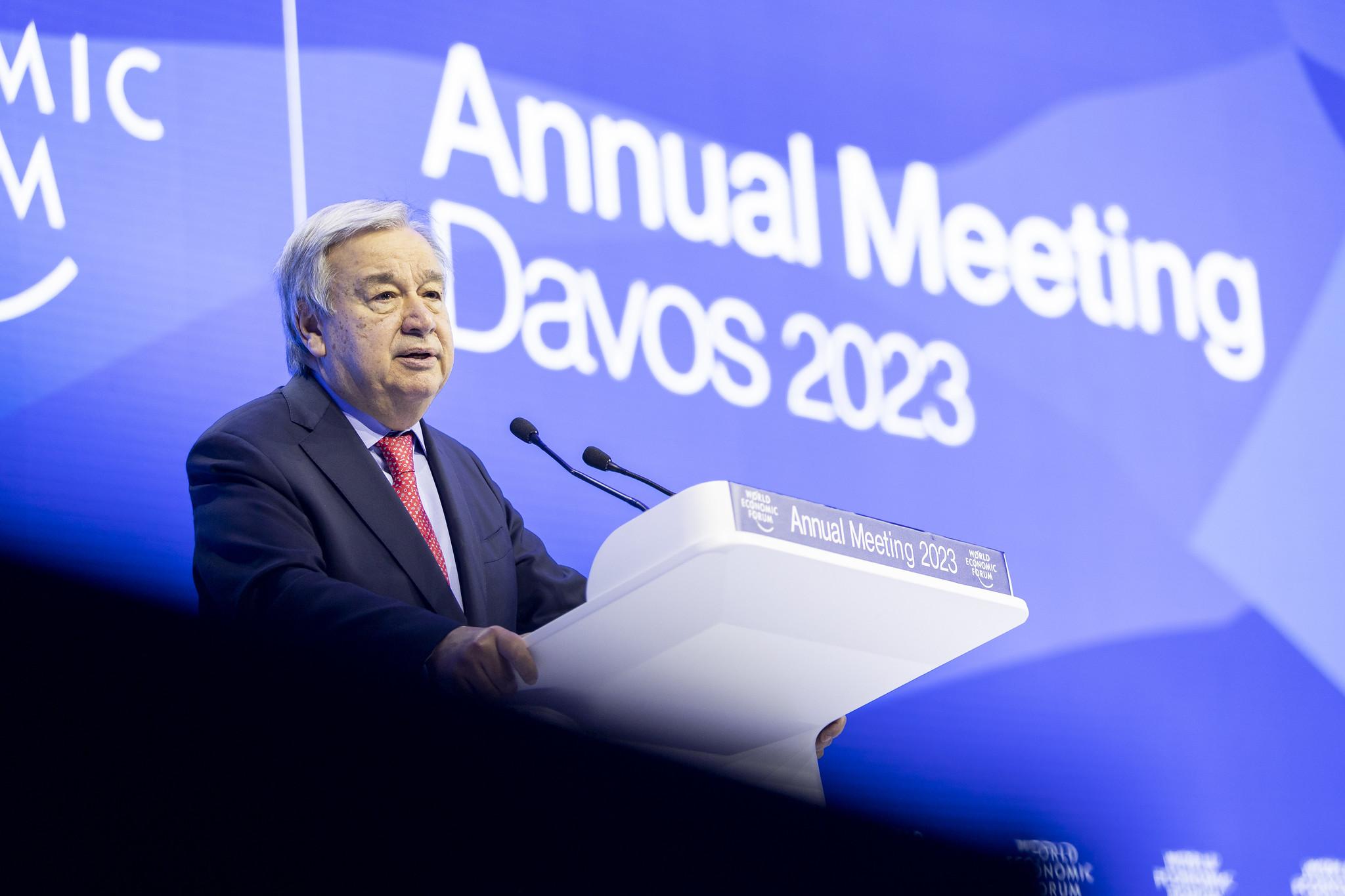 À Davos, les pétroliers et leur « grand mensonge » sous la pression des activistes et du patron de l&rsquo;ONU