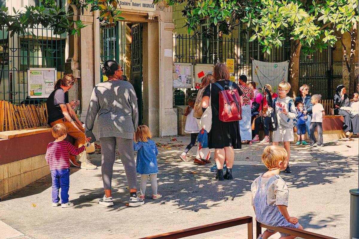 Canicule : 200 écoles fermées et la quasi-totalité de la France en vigilance orange, «du jamais vu»