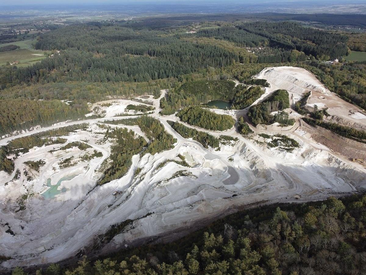 Une réduction d’impôt de «200 millions d’euros» : dans l’Allier, le projet contesté de mine de lithium soutenu par le gouvernement