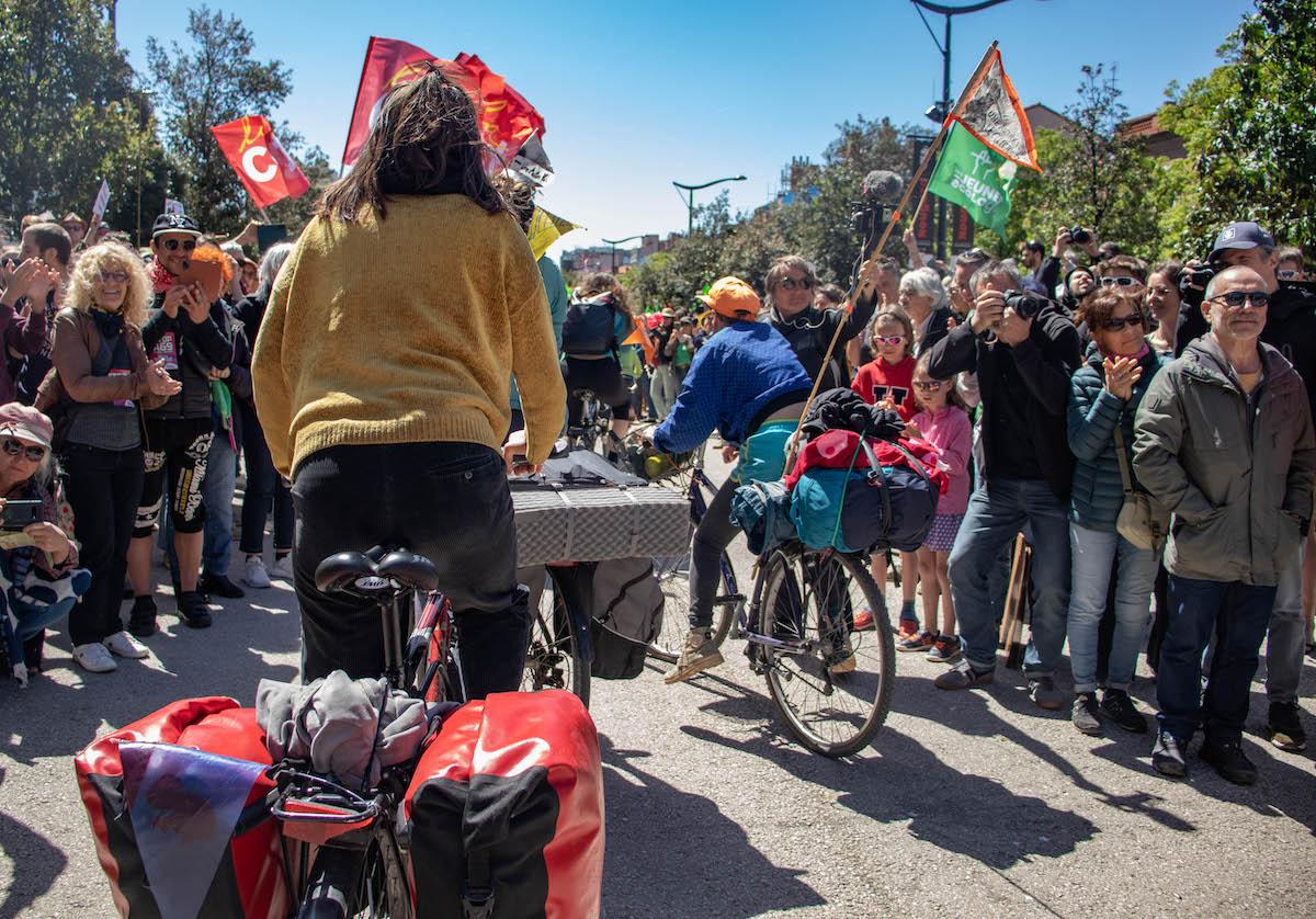 À Toulouse, des milliers de personnes défilent à pied et à vélo contre l’A69 et pour «une autre voie»