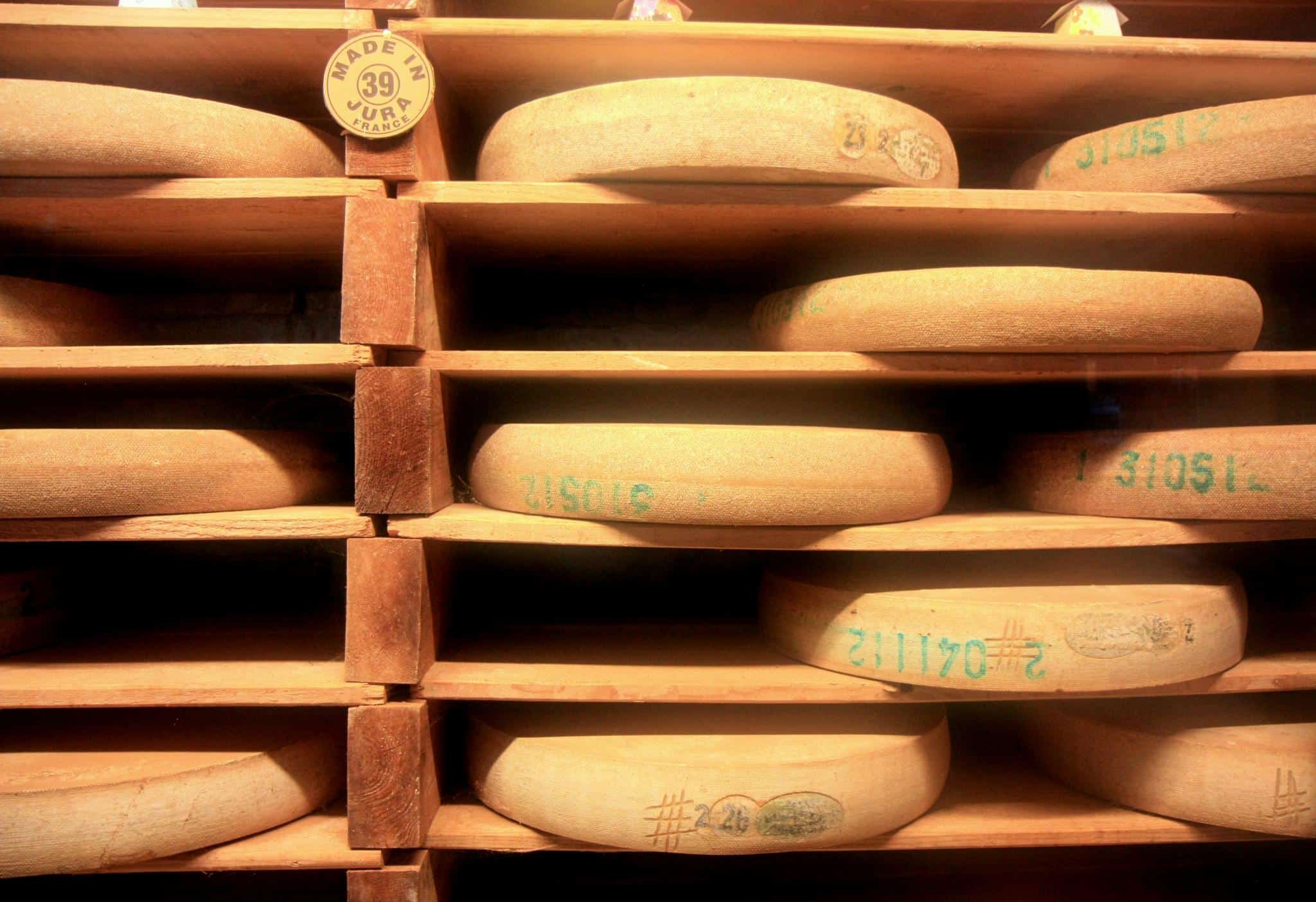 Peut-on encore manger du comté ? Tout savoir sur l’impact écologique du célèbre fromage