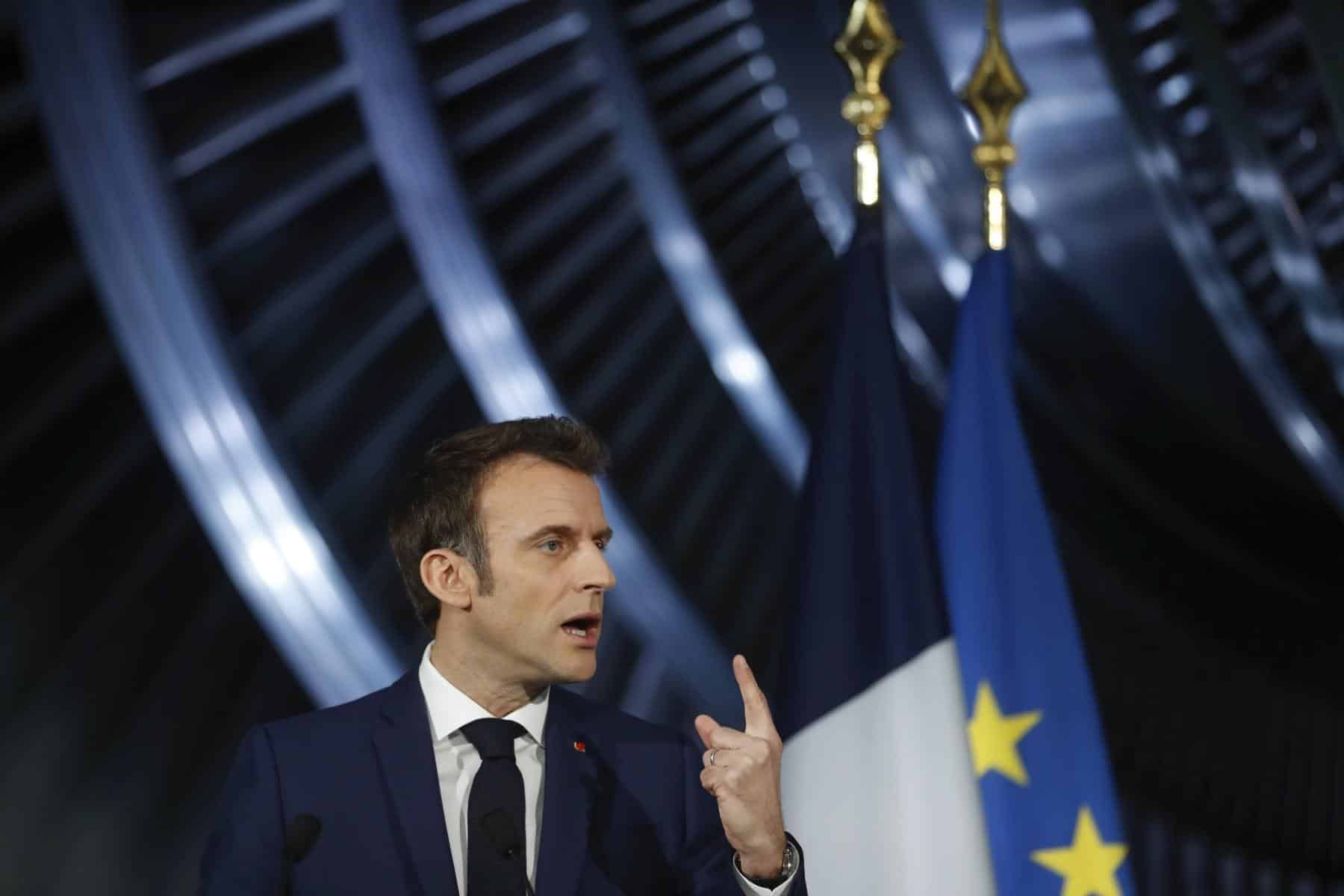 Emmanuel Macron relance le nucléaire français sans demander l&rsquo;avis des citoyens