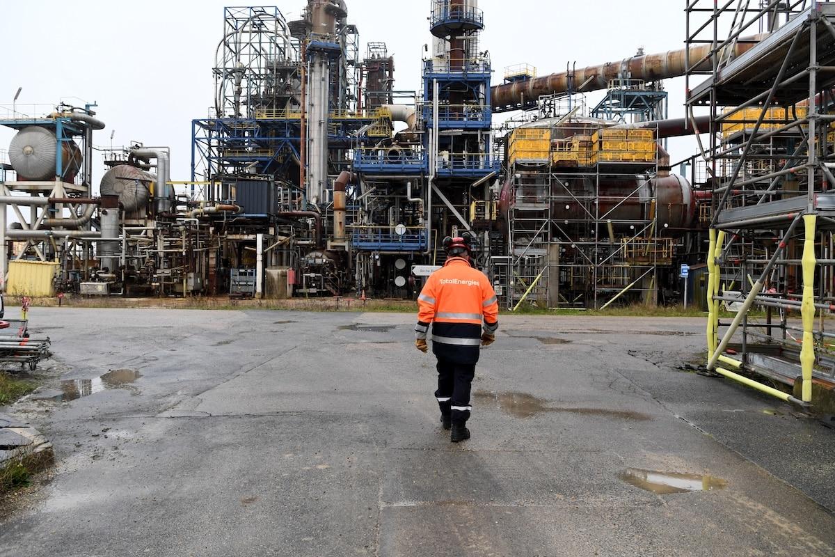 Sur le site TotalEnergies de Grandpuits en Seine-et-Marne, une goutte de recyclage chimique dans un océan de greenwashing
