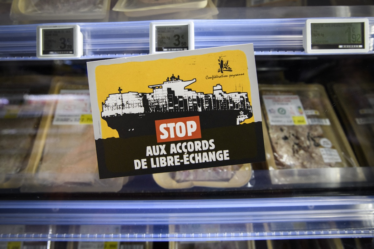 Accord du Mercosur : de la grande distribution aux cantines scolaires, un boycott est-il vraiment possible ?