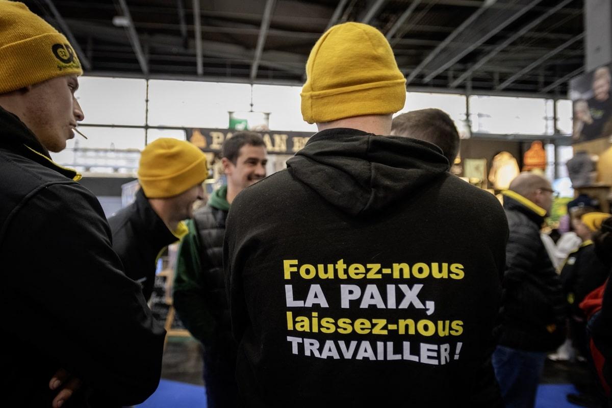 Dans l&rsquo;Aveyron, la Coordination rurale appelle à tirer sur les loups et les vautours, deux espèces protégées