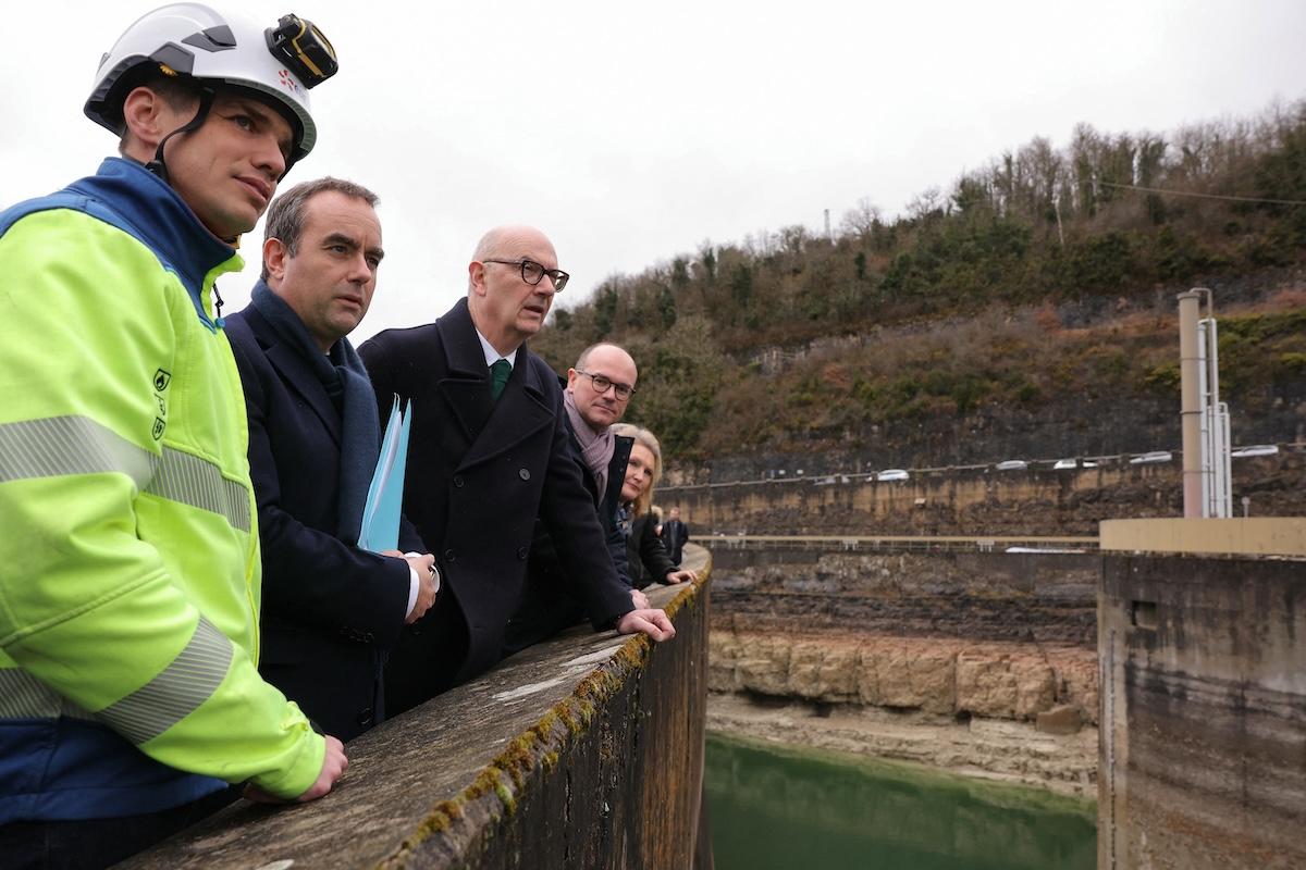 Nucléaire qui rit, éolien qui pleure : que retenir de la nouvelle feuille de route énergétique du gouvernement ?
