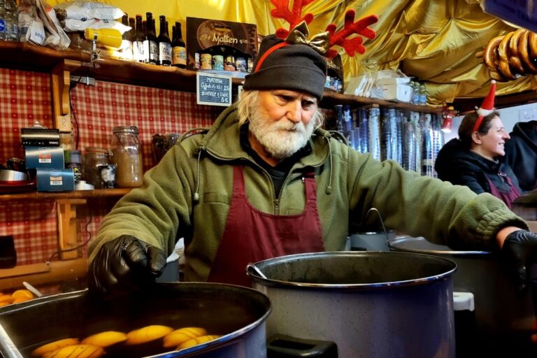 À Strasbourg, le marché de Noël poursuit sa «transformation écologique» malgré le ras-le-bol de certains exposants