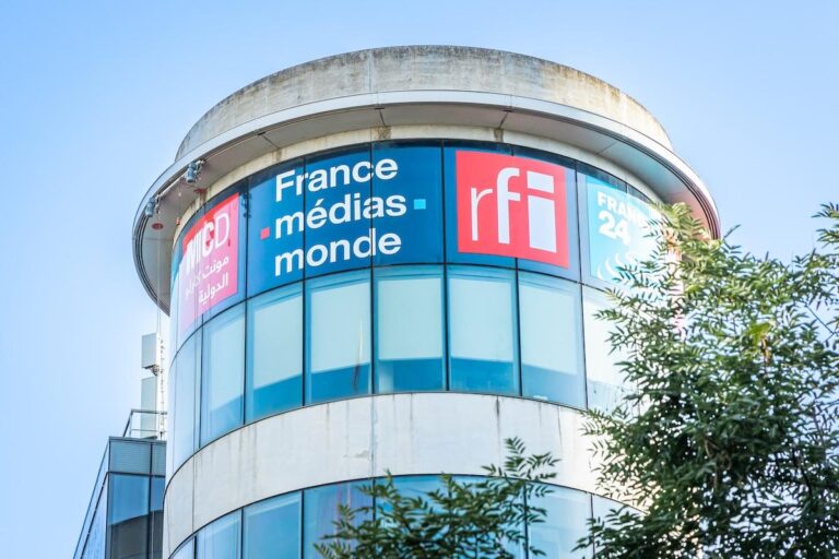 «C’est le seul enjeu véritablement global» : la station de radio RFI met l’écologie à l’honneur… et ça marche !