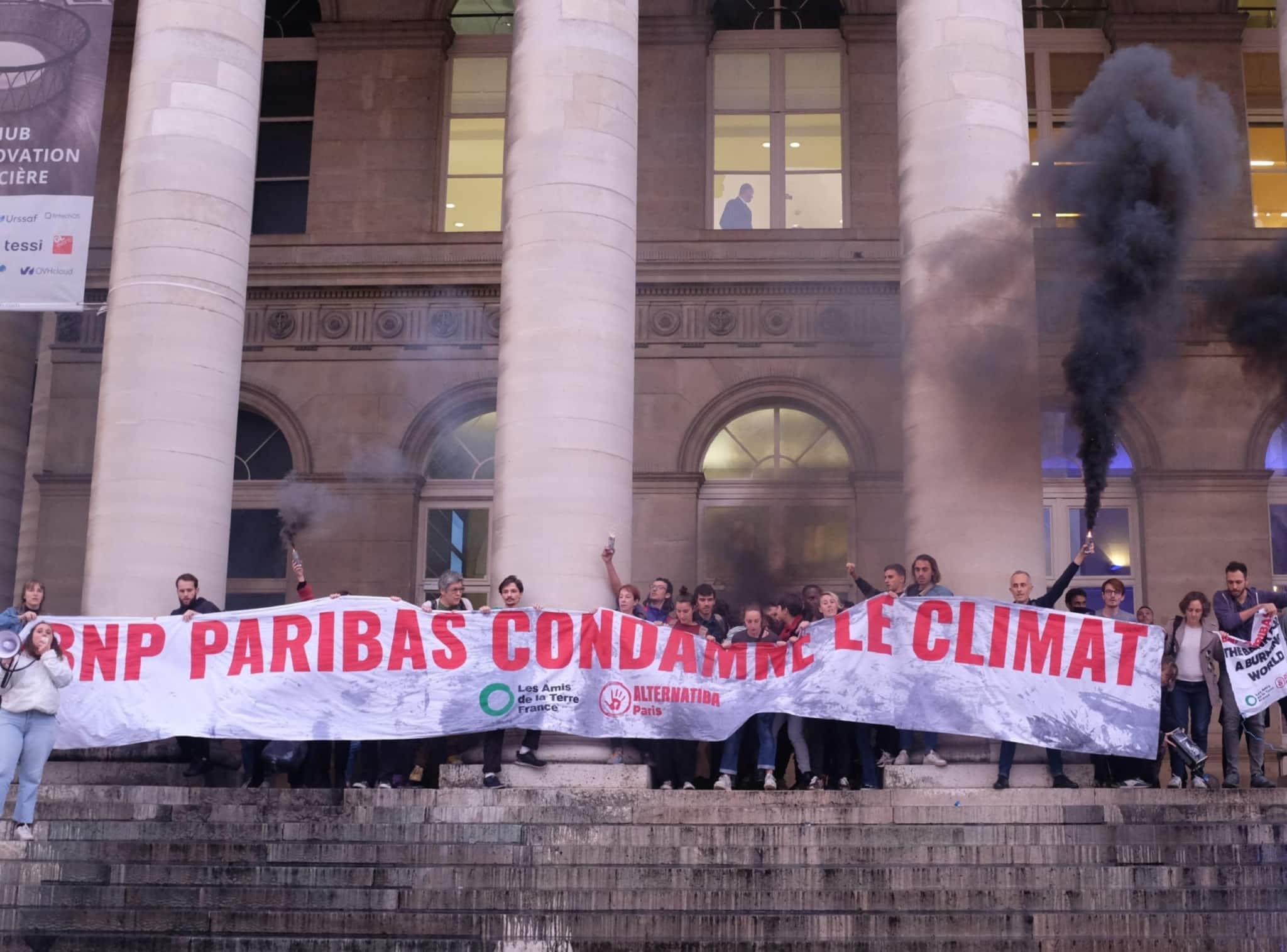 La BNP Paribas mise en demeure de cesser de financer des « bombes climatiques »