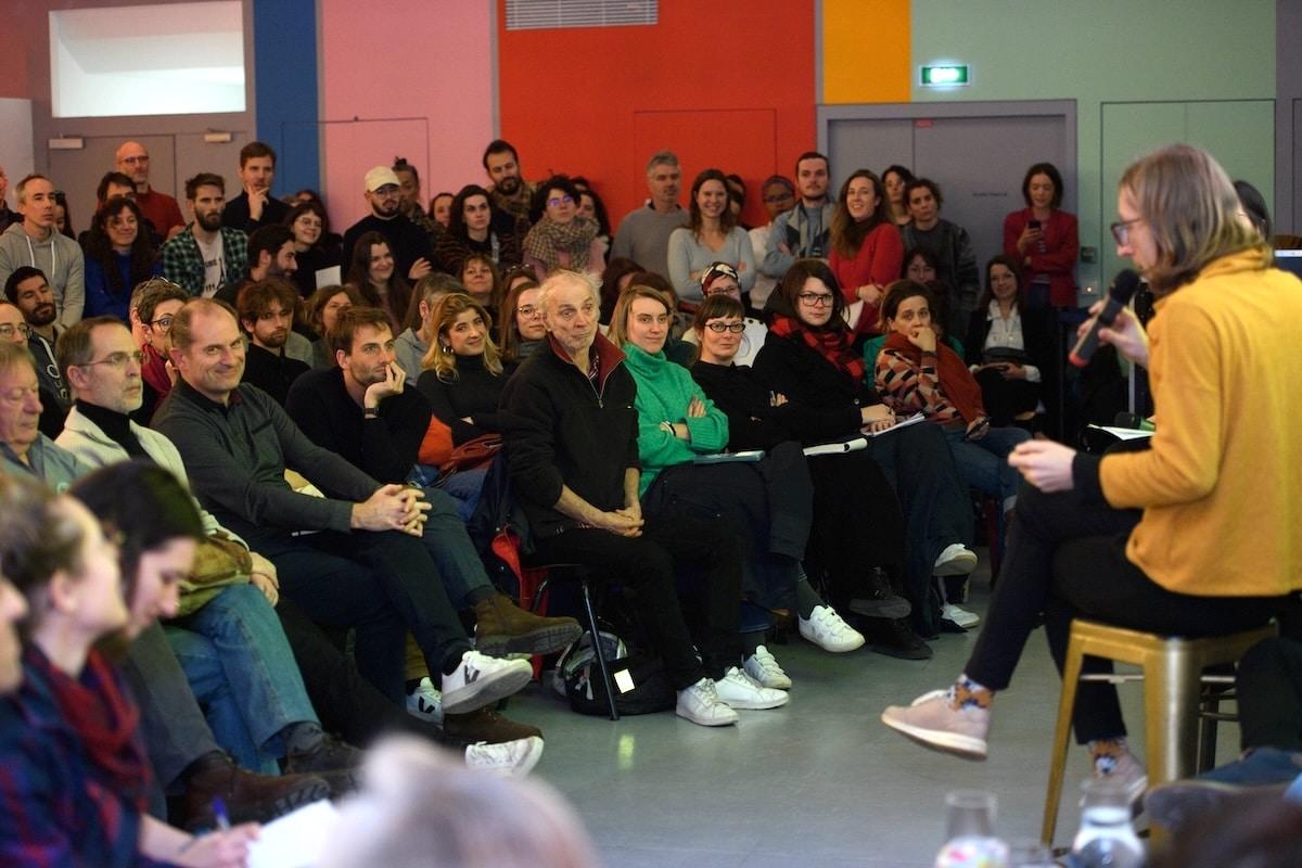 Du climat dans toutes les rubriques, mais des freins encore nombreux : la Charte pour un journalisme à la hauteur de l’urgence écologique fait le bilan