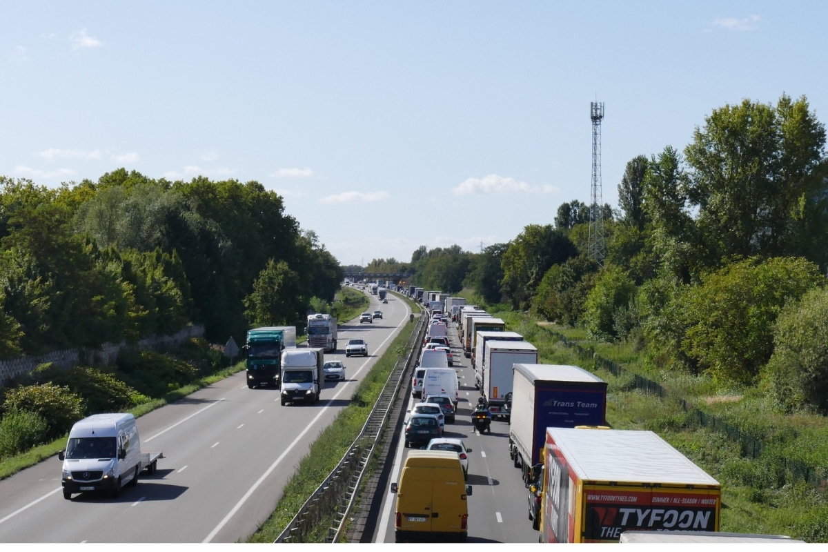 Pour fluidifier le trafic, les camions paieront une taxe pour chaque kilomètre parcouru sur les autoroutes d’Alsace