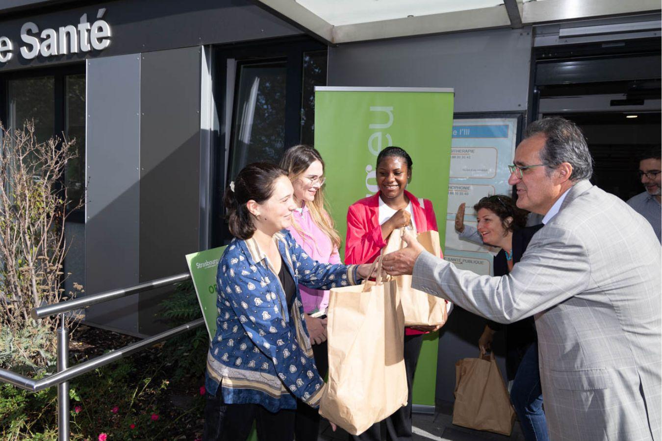 Municipales 2026 : de Strasbourg à Angoulême, les paniers bios gratuits pour les femmes enceintes, «c&rsquo;est l&rsquo;expression de l&rsquo;écologie positive»