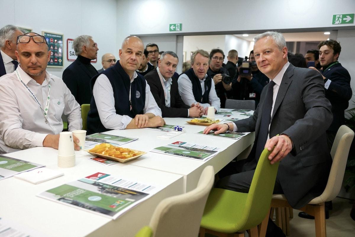 Accumulations de mandats et promotion de l’agriculture productiviste : le lobby agricole de la FNSEA à la loupe