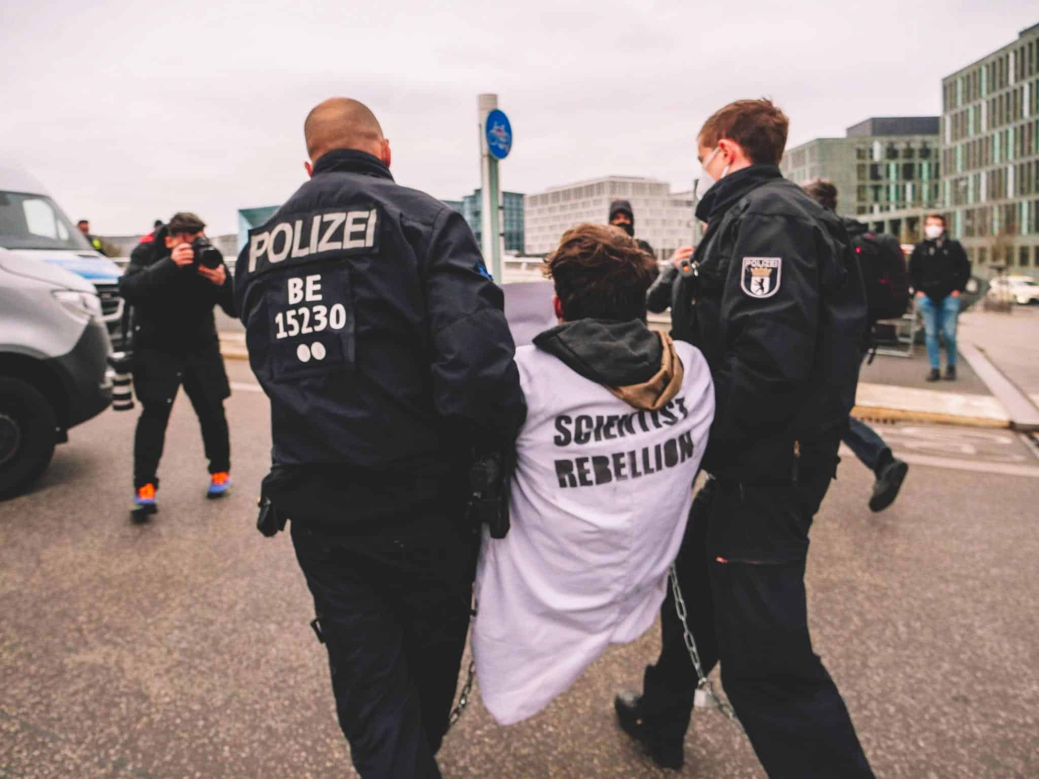 Après le rapport du Giec, des scientifiques appellent à se rebeller pour le climat