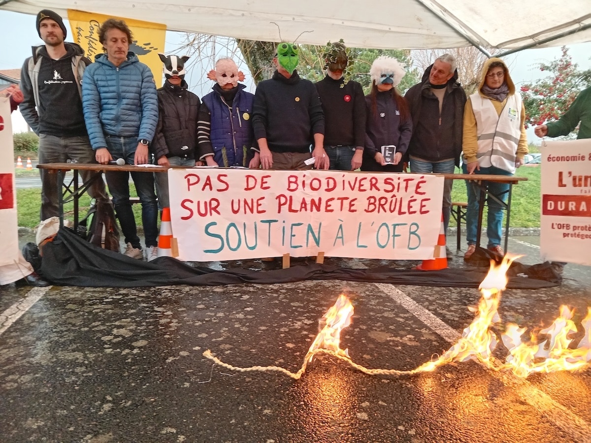 «C’est pas l&rsquo;OFB qui a provoqué la crise agricole» : à Gleizé, des agriculteurs manifestent après les attaques de Laurent Wauquiez