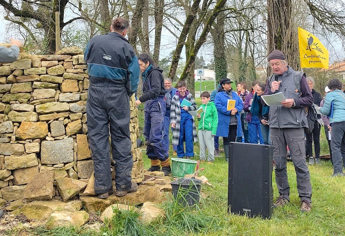 «C’était une boucherie» : deux ans après la manifestation de Sainte-Soline, les militants antibassines tentent de se reconstruire