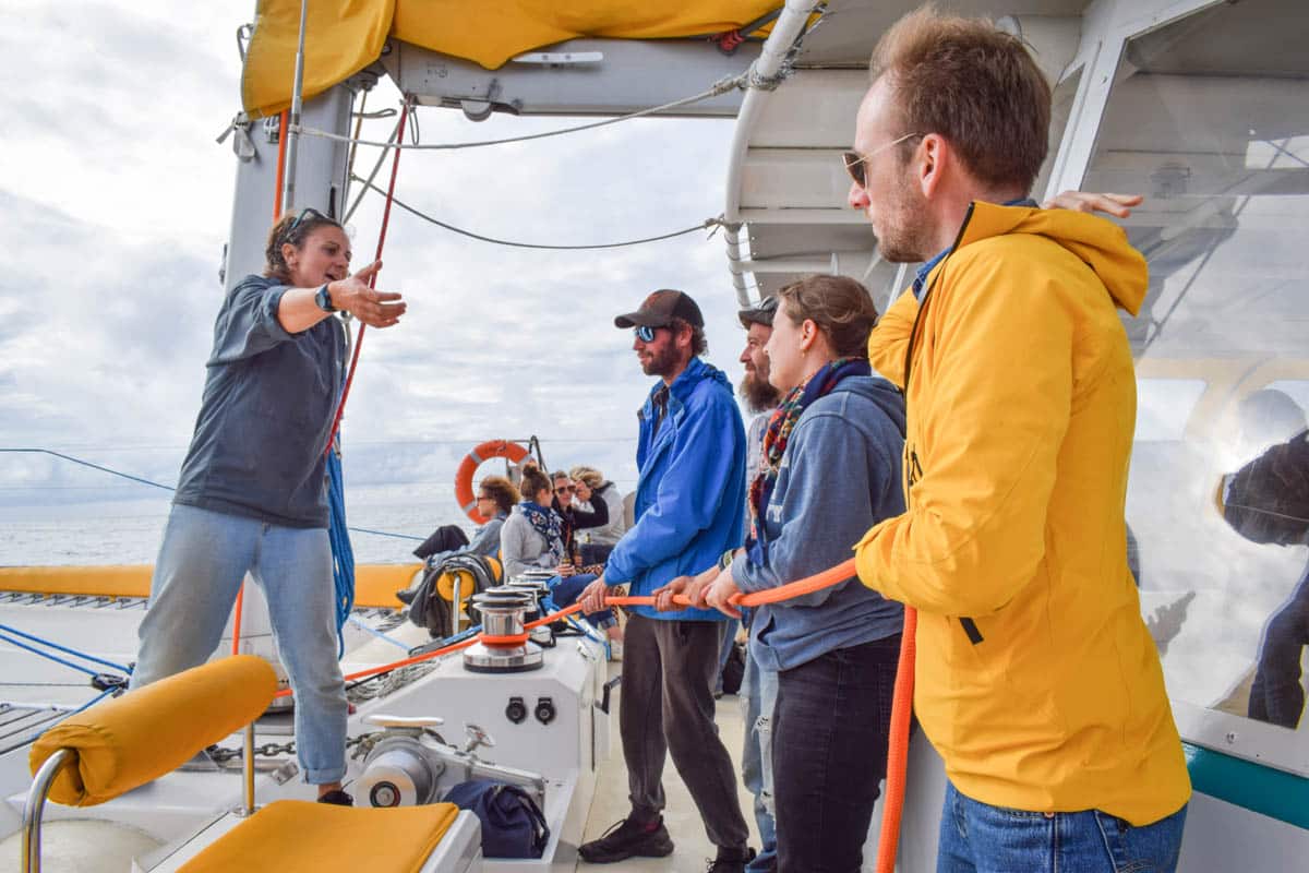En Bretagne et en Corse, le voilier comme alternative au ferry pour des traversées plus vertes et «des sensations incroyables»