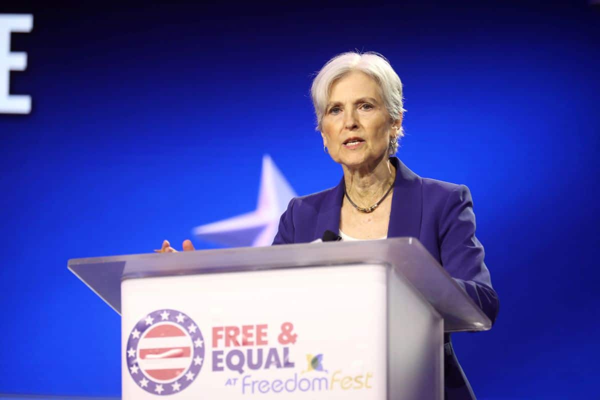 Anti-fossiles et pro-Palestine, qui est Jill Stein, la candidate écologiste à la présidence des États-Unis ?