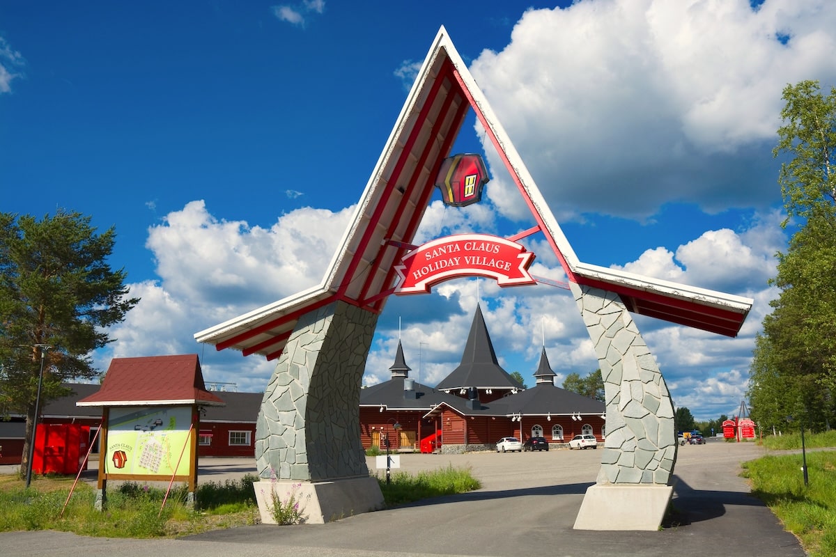 «Rien de pareil n’était jamais arrivé» : du village du père Noël aux pays scandinaves, une vague de chaleur historique