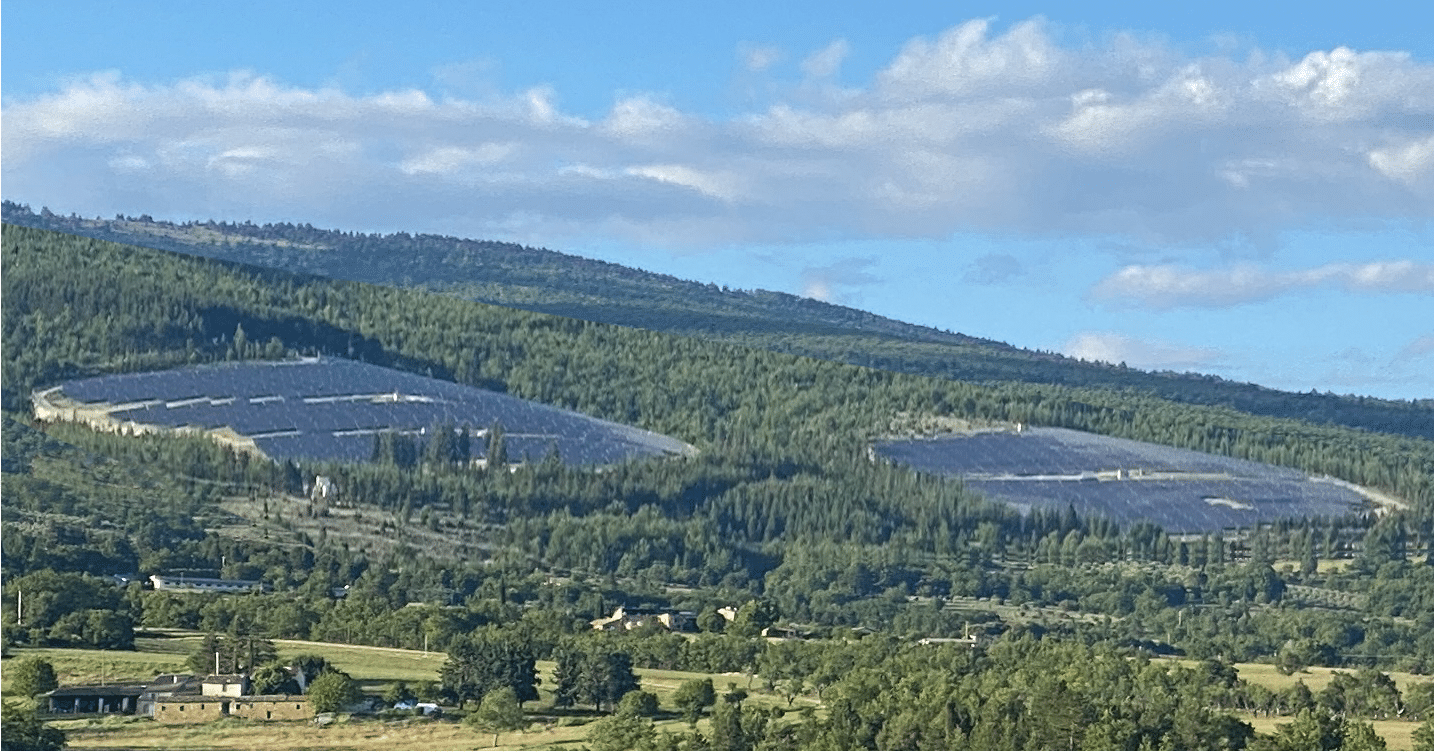 Cinq fois où l’écologie a gagné en 2024 (5/5) : dans la montagne de Lure, la centrale solaire retoquée par la justice… mais en service