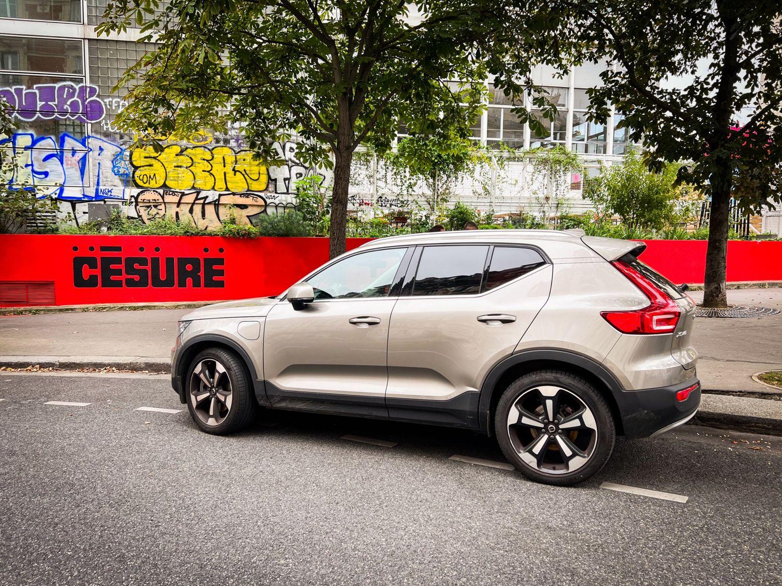 Les Parisiens valident le triplement des tarifs de stationnement pour les SUV