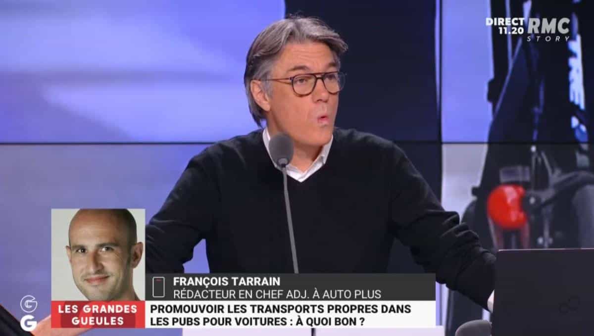 Peut-on affirmer qu&rsquo;« à pied, on rejette plus de CO2 que sa voiture électrique » ?