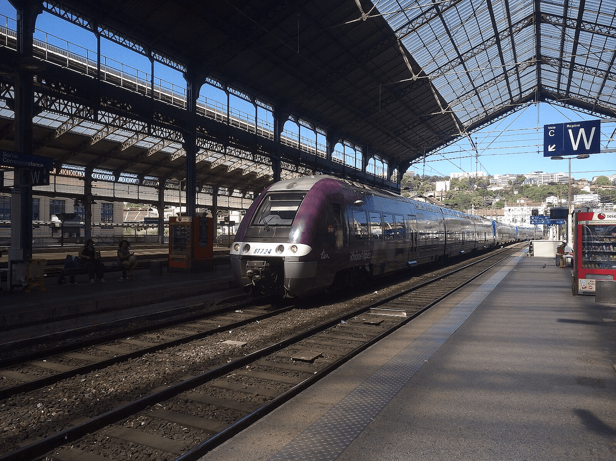 La réouverture de la ligne de Bordeaux-Lyon par Railcoop est-elle encore possible ?