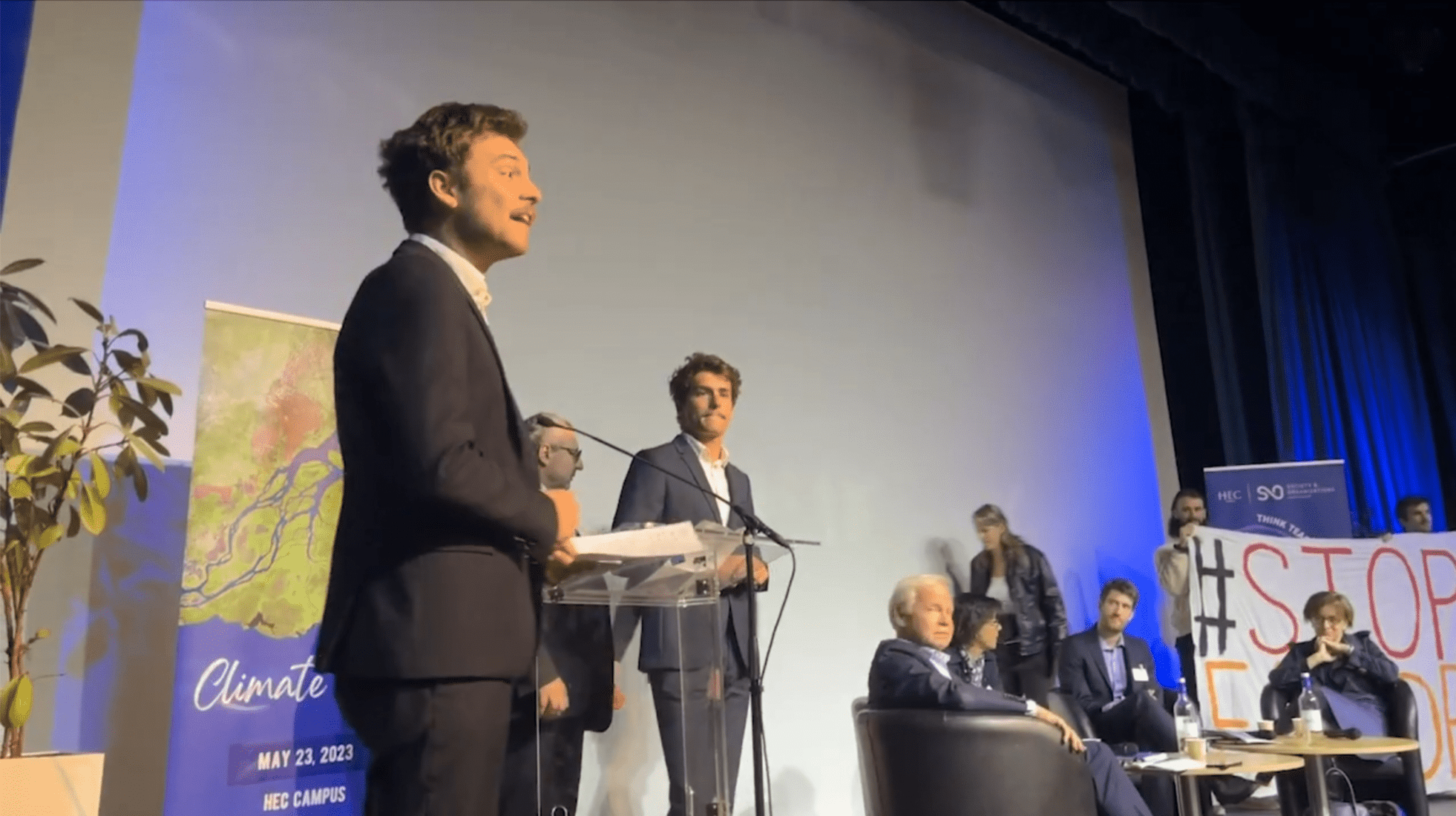 Des étudiants de HEC interrompent une table ronde avec TotalEnergies pour organiser leur «festival du greenwashing»