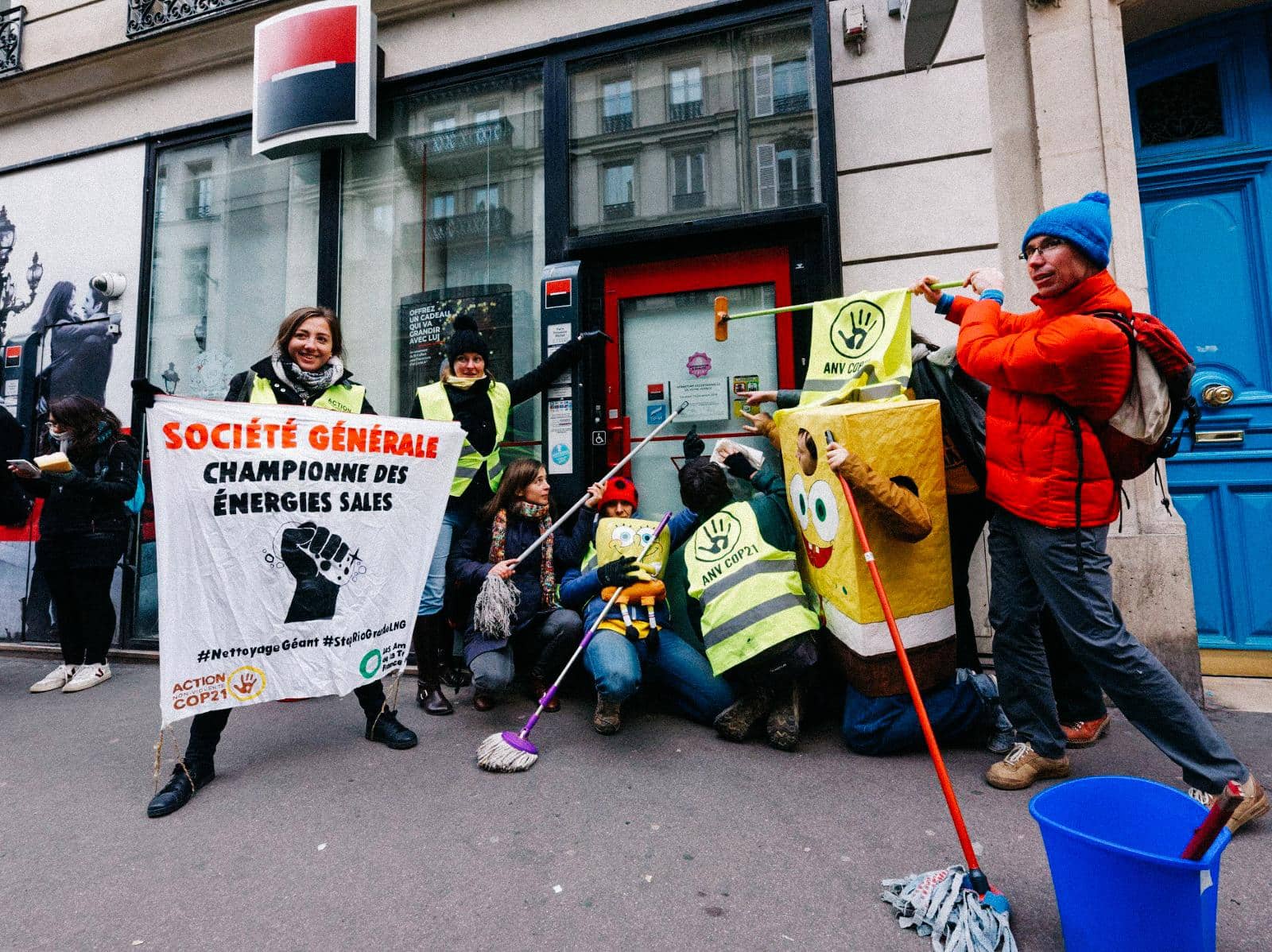 Quelle banque choisir pour ne pas aggraver la crise climatique ?