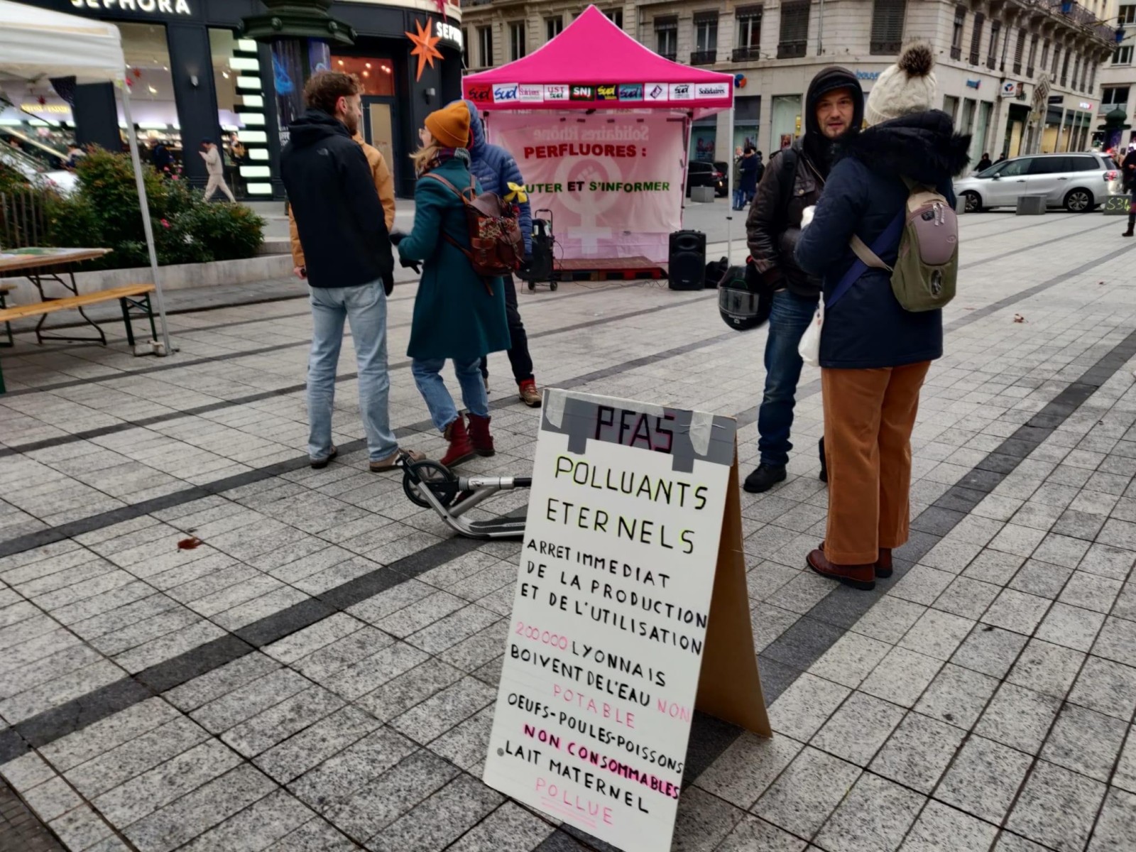 Mobilisation à Lyon pour «faire réagir les gens» contre les polluants éternels