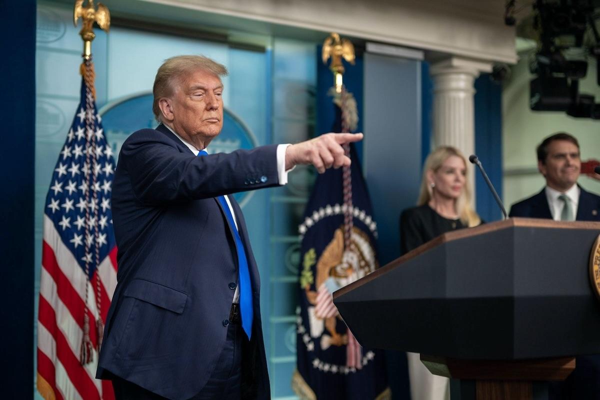 Donald Trump retire les États-Unis de 66 organisations internationales, dont le Giec : «Une nouvelle blessure»