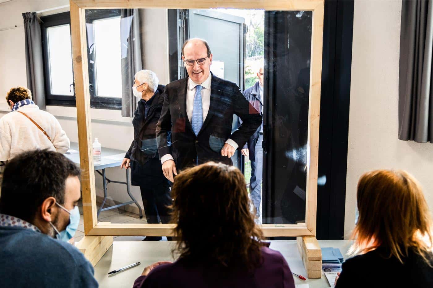 Jet privé pour aller voter : une pétition demande à Jean Castex de faire une procuration