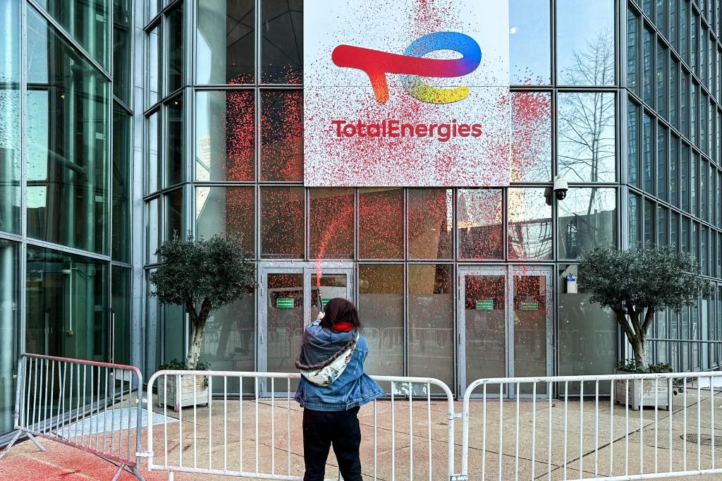 Les résultats exceptionnels des pétroliers ravivent la question de la répartition des richesses