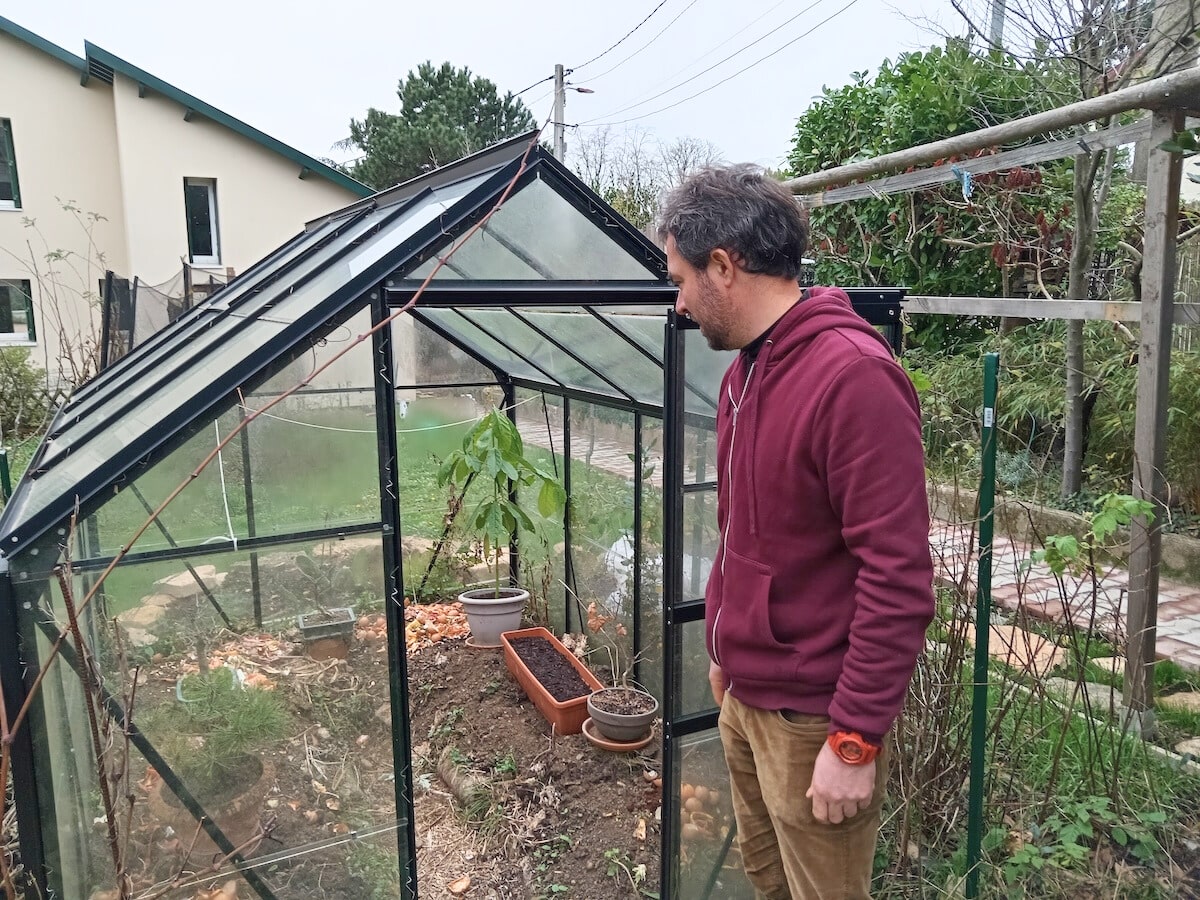 «Je veux savoir si ma terre est polluée» : au sud de Lyon, des citoyens mènent l’enquête sur les PFAS près de chez eux