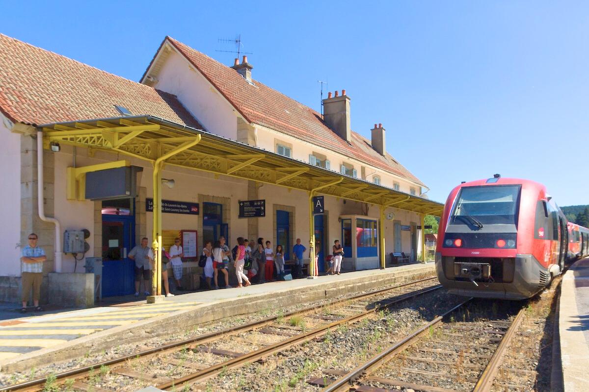 En France métropolitaine, onze millions de personnes vivent éloignées des transports en commun