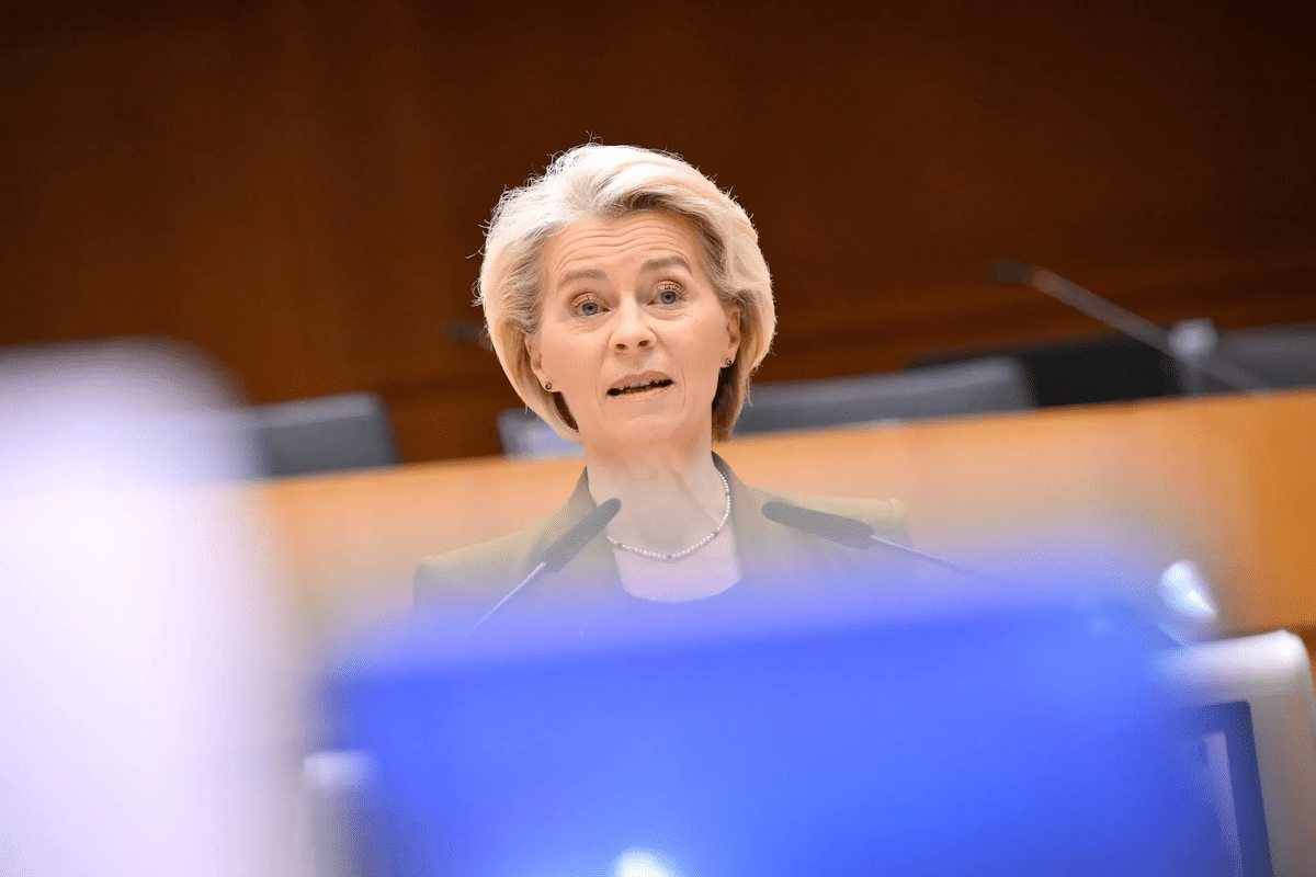 Omnibus : la Commission européenne propose d’autoriser certains pesticides sans limite de temps