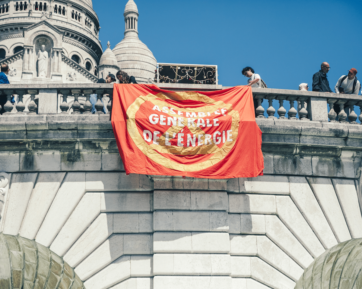 «On va reprendre le pouvoir sur l’énergie» : en marge de l’assemblée générale de TotalEnergies, une agora populaire empêchée par la police