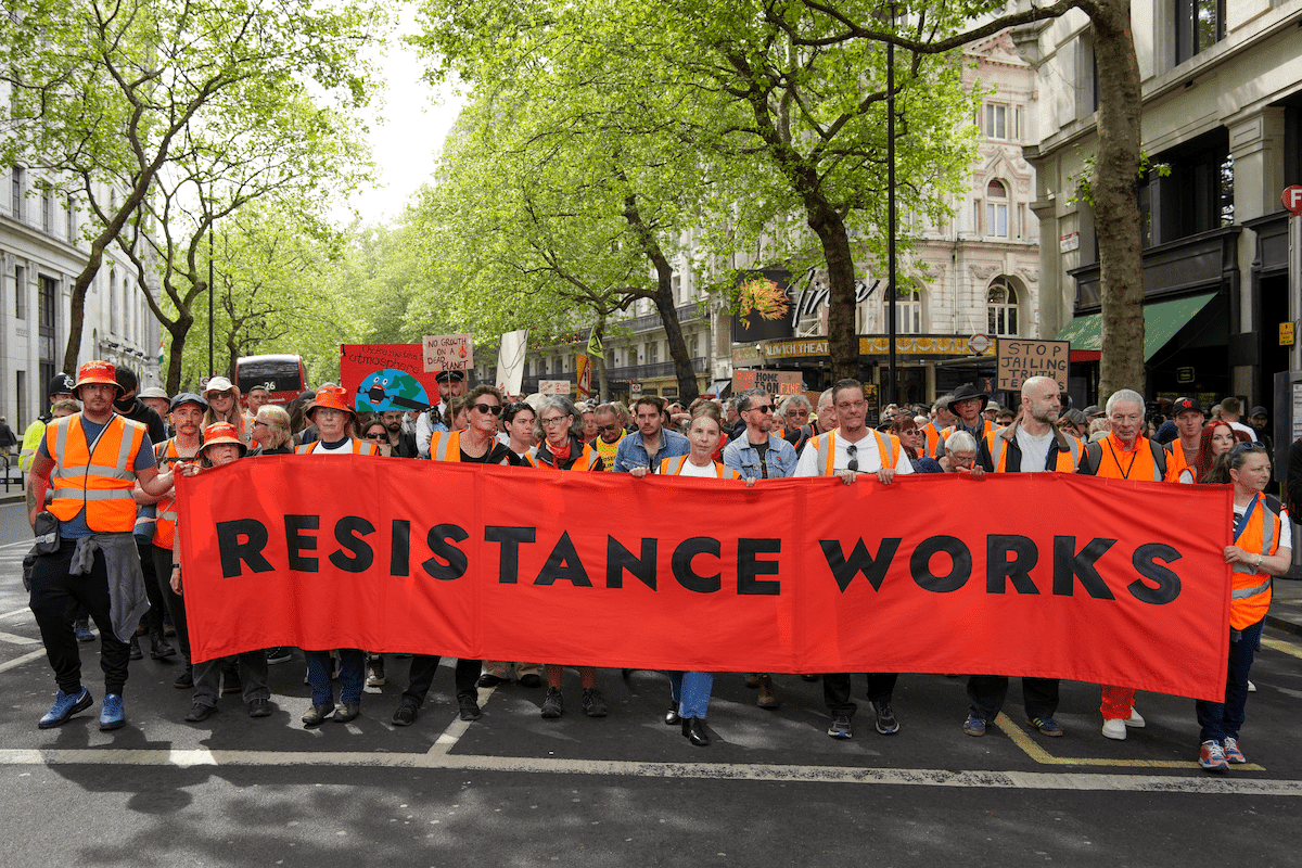 Just stop oil arrête ses actions coup de poing : retour sur un mouvement qui a bouleversé l’activisme écologiste