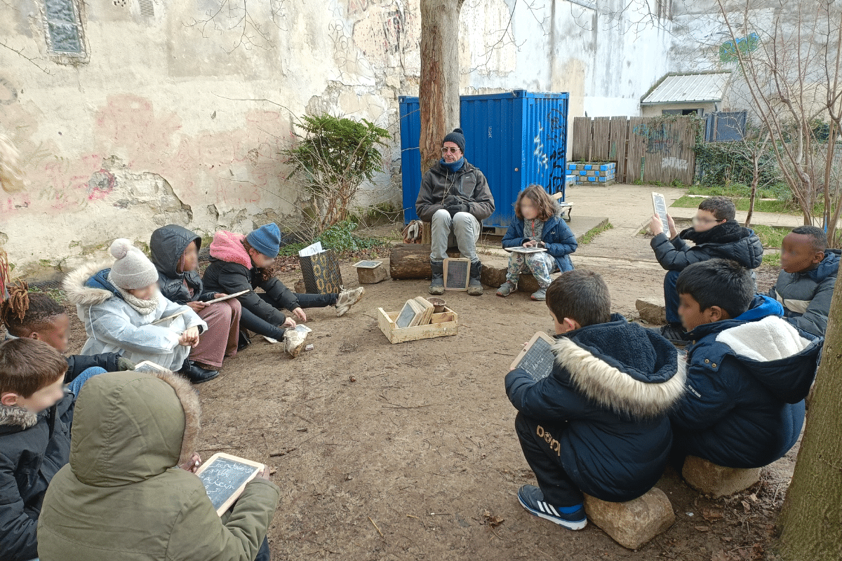 Classe dehors, éco-écoles et éco-délégués : comment éduquer les enfants à l’écologie toute l’année ?