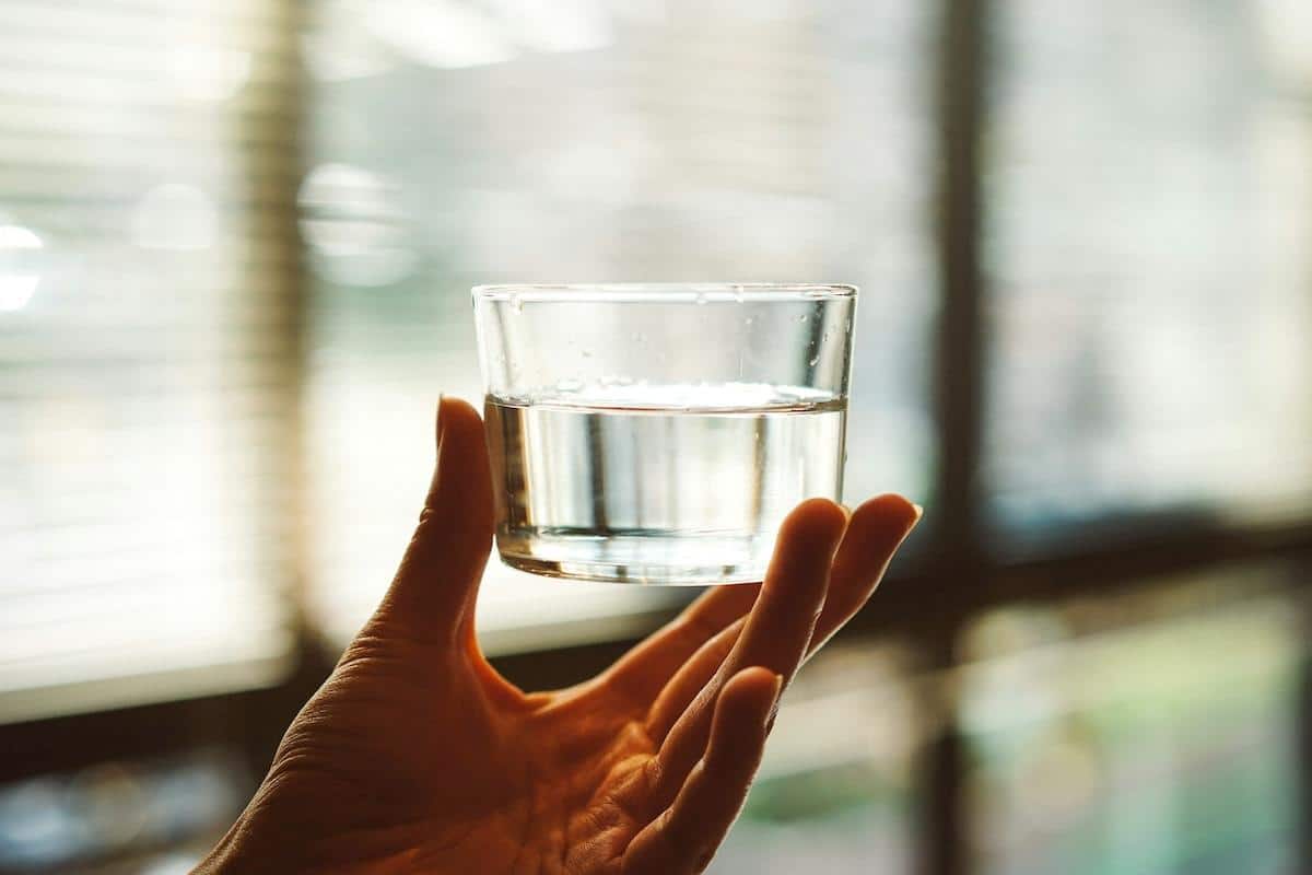 Pour la santé, vaut-il mieux boire l’eau en bouteille plutôt qu’au robinet ?