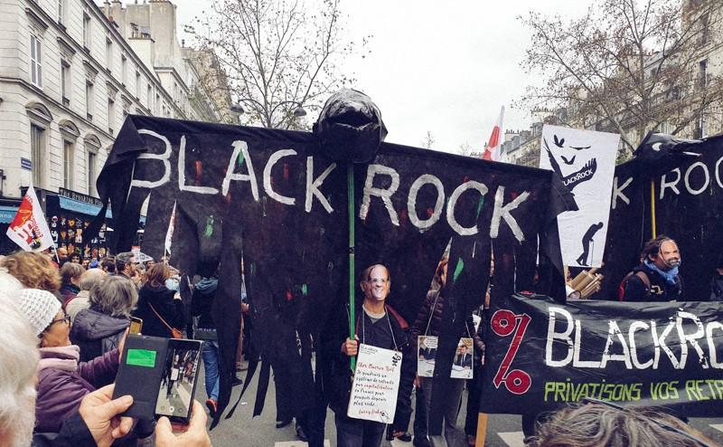 BlackRock, le plus gros gestionnaire d&rsquo;actifs au monde, vire au vert