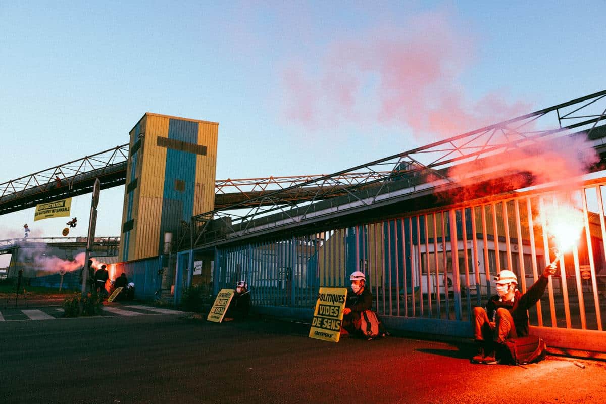 Greenpeace bloque un entrepôt de soja pour dénoncer la déforestation importée