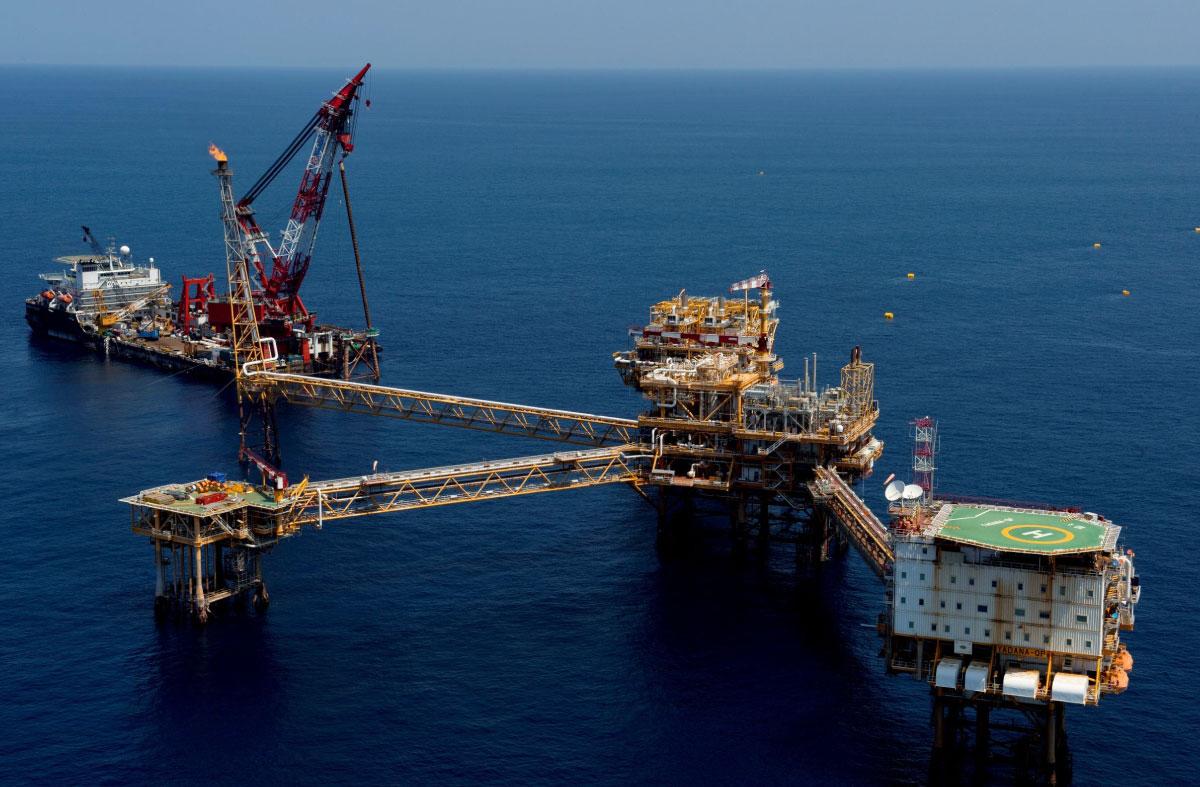 En Birmanie, l’argent du pipeline de Total fuite aux Bermudes et arrose les militaires