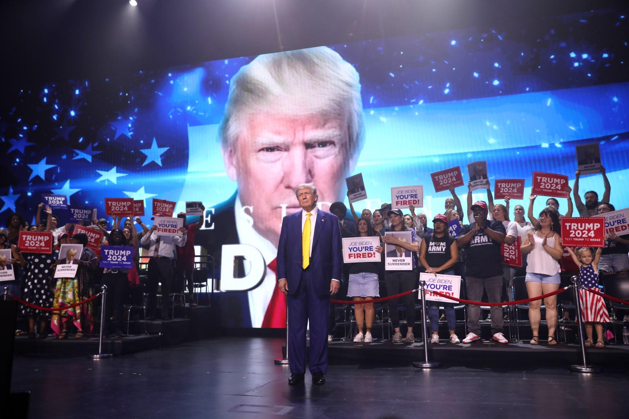 Pétrole, «projet 2025» et Accord de Paris : à quoi ressemblerait un second mandat de Donald Trump en matière d’écologie ?