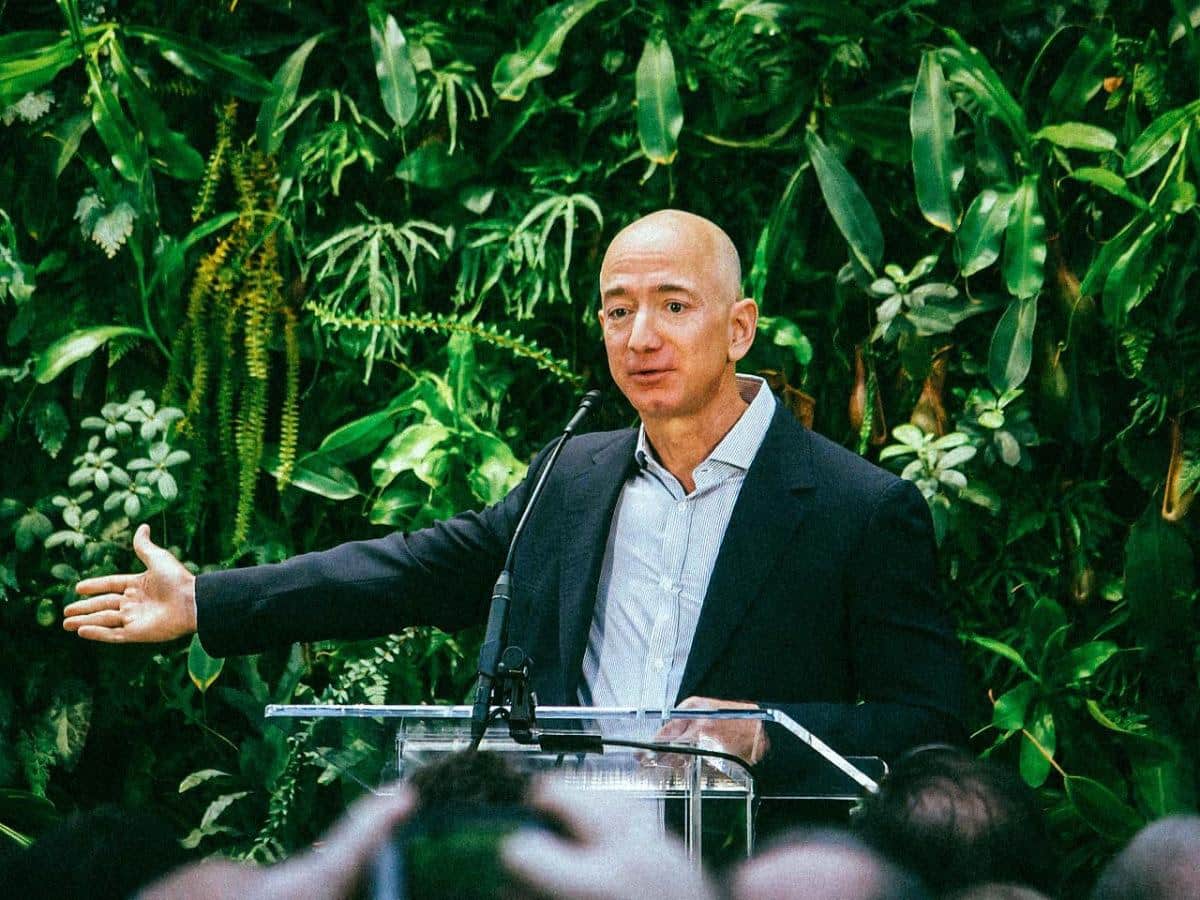Jeff Bezos, le pape du greenwashing