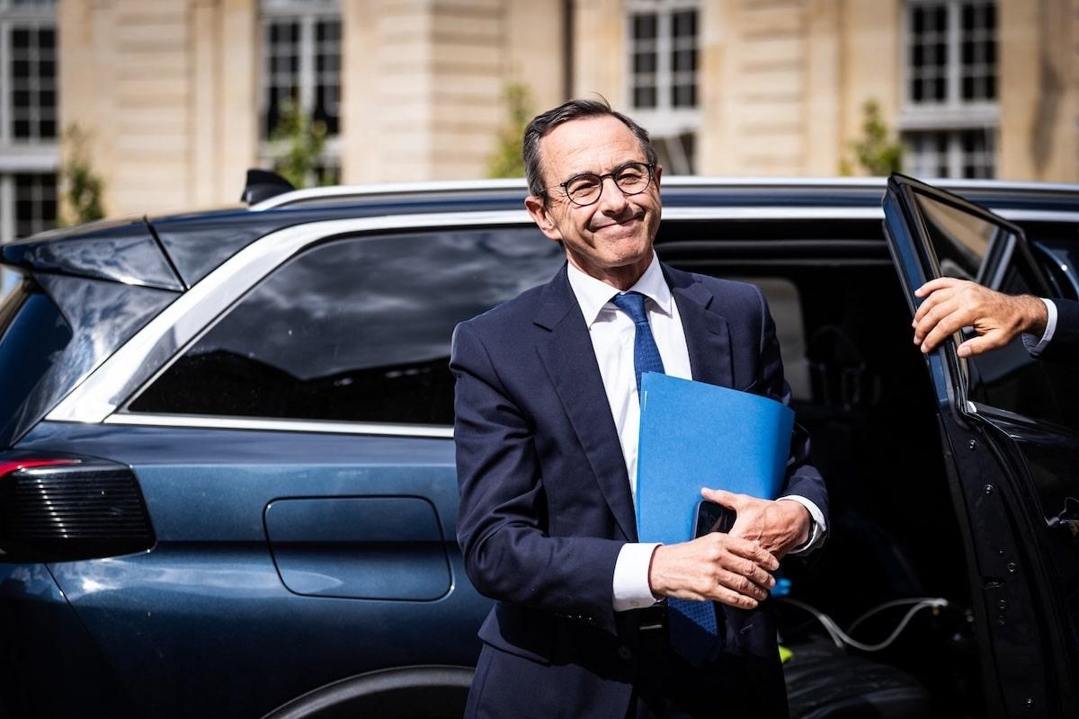 Bruno Retailleau veut «stopper le financement des renouvelables» : «Irresponsable», répond Agnès Pannier-Runacher